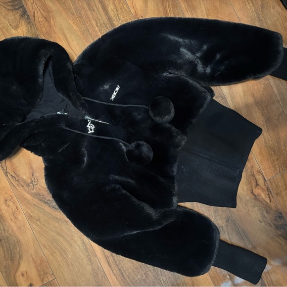 Luxurious Black Faux Fur Jacket - Picture 1 of 1